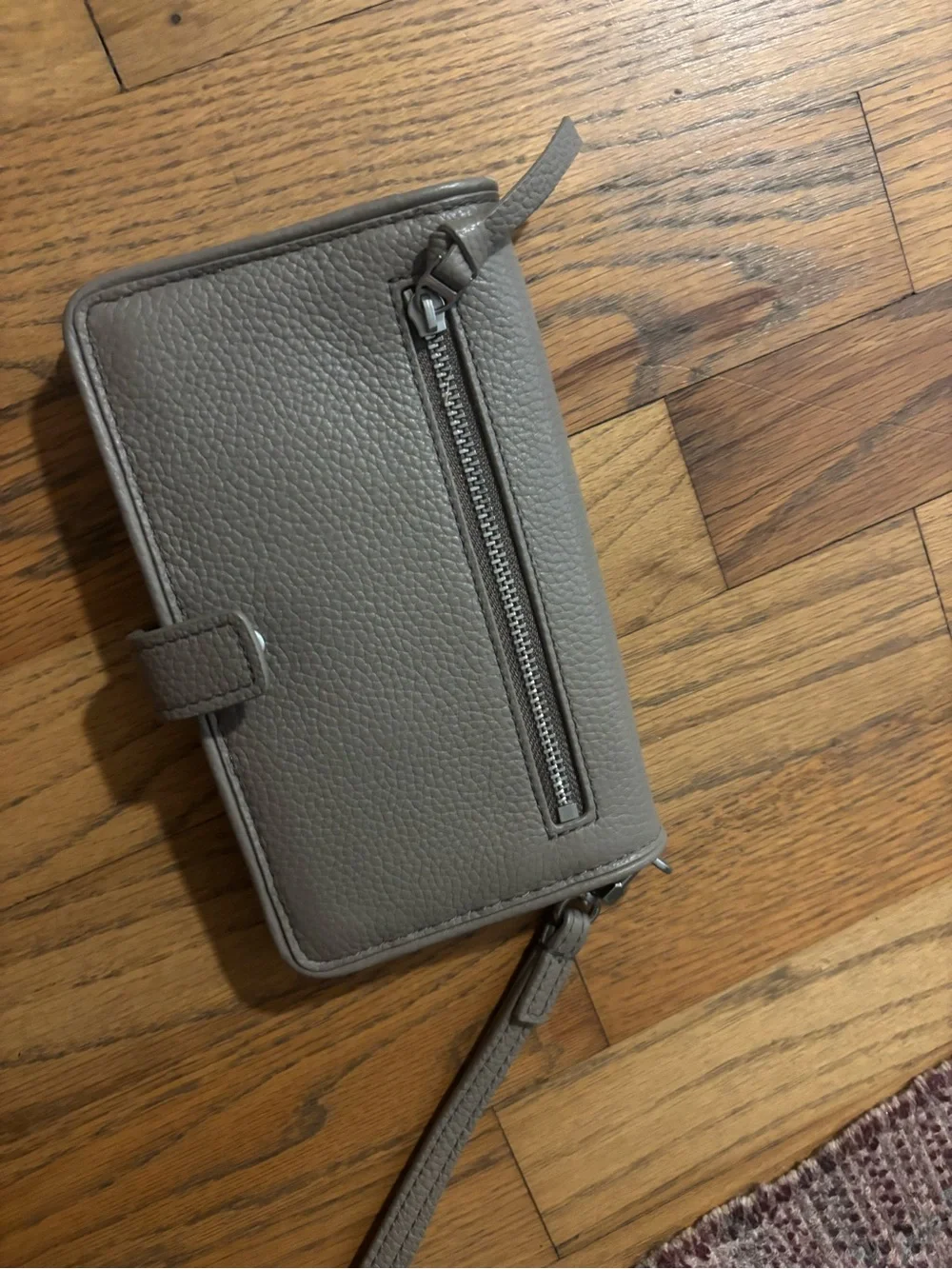 Tory Burch compact taupe